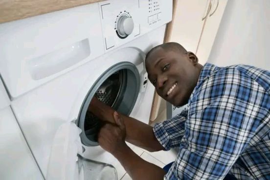 refrigerator repair technician